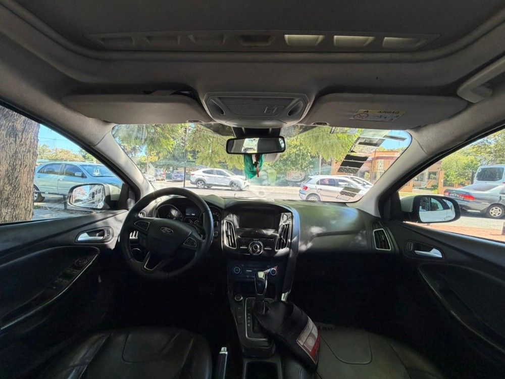 Ford Focus SE — foto 7